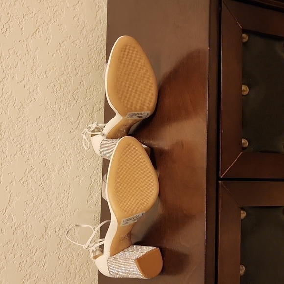 Shoes - Picture 12 of 12